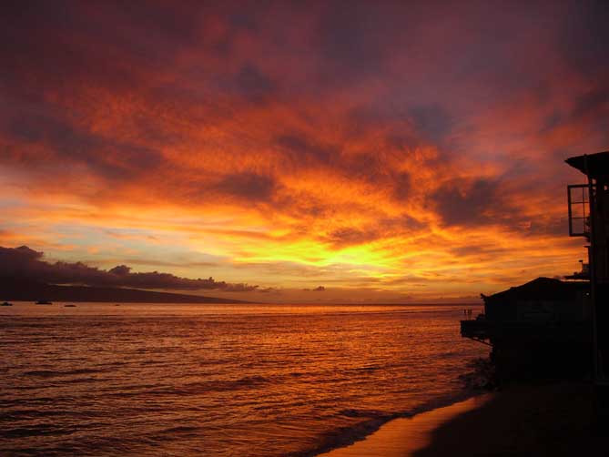 Lahaina sunset across from Sargent's Fine Jewelry